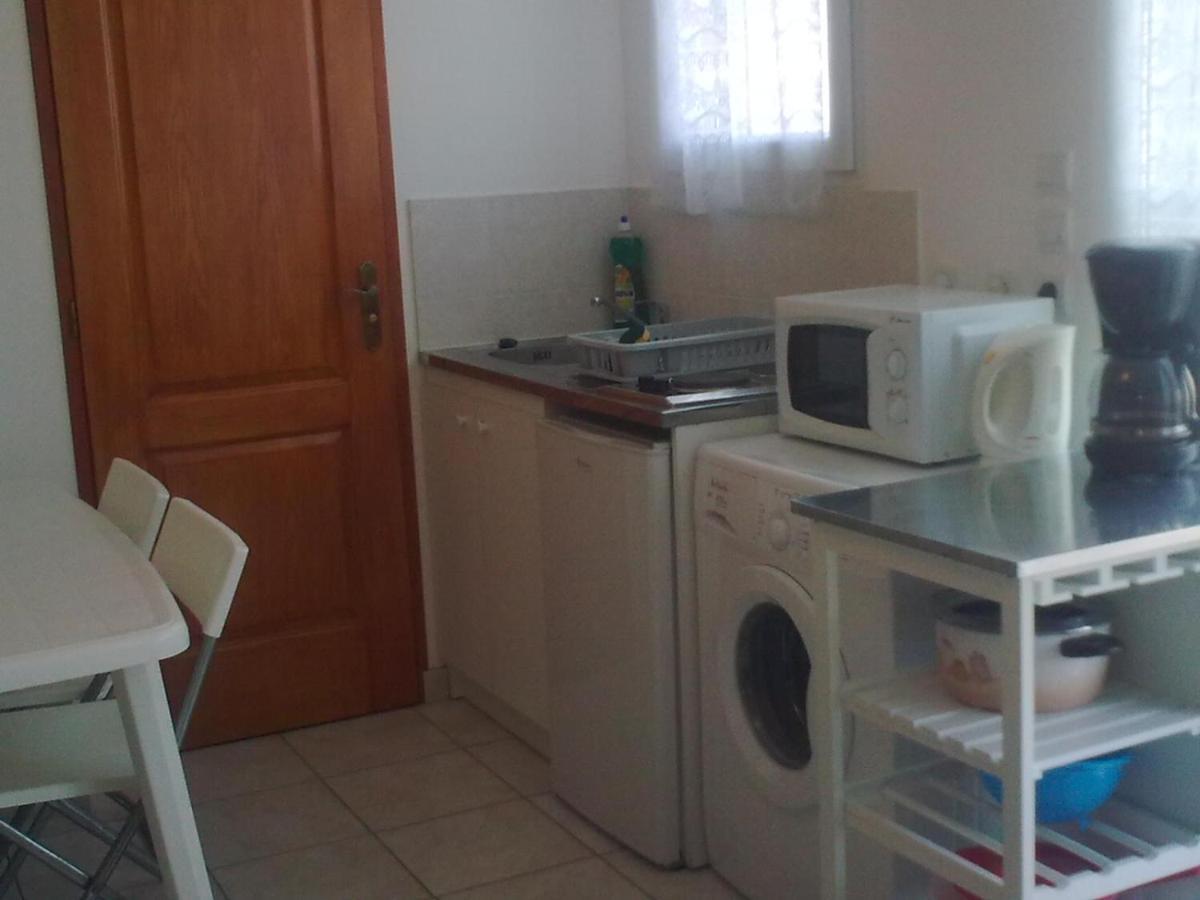 Apartmán Studio Climatise. Proche Parking, Commerces Et Mer Carqueiranne Exteriér fotografie